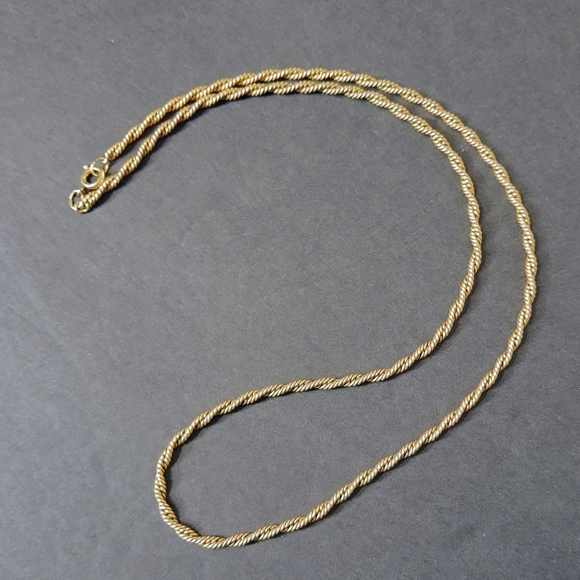 Gold-toned Vintage Twisted Rope Chain Necklace 18" - Picture 2 of 4